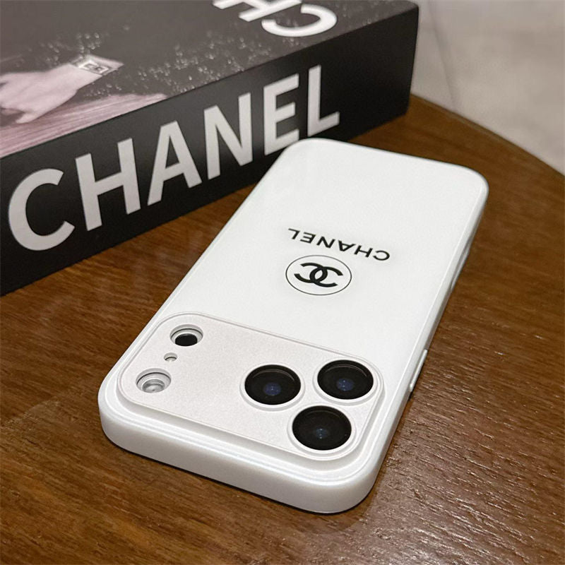 經典簡約奢華 iPhone 手機殼 – 白色亮光版