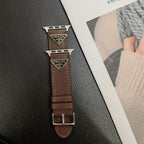 Curea Apple Watch din piele cu etichetă cu monogramă dublu triunghi