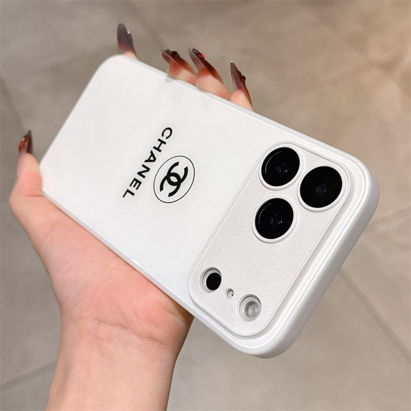 經典簡約奢華 iPhone 手機殼 – 白色亮光版