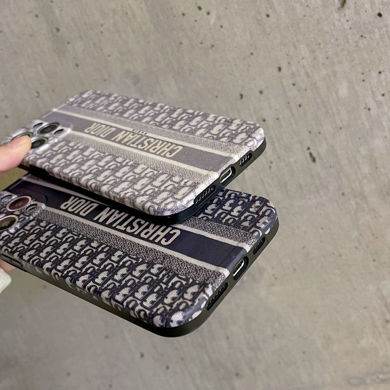Modne, klasyczne etui na iPhone'a