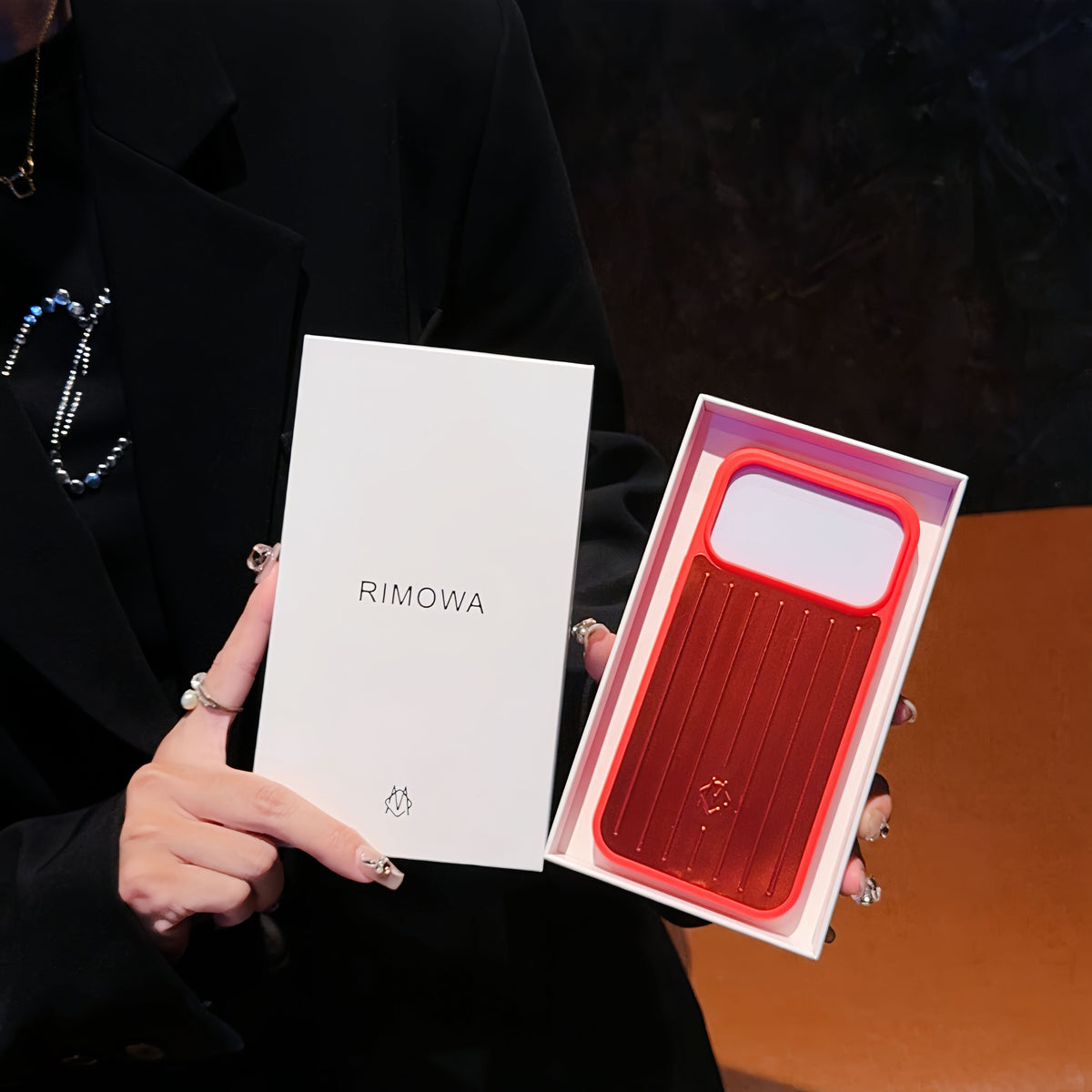 Husă pentru iPhone cu armură metalică cu nervuri – Protecție elegantă, inspirată de călătorii