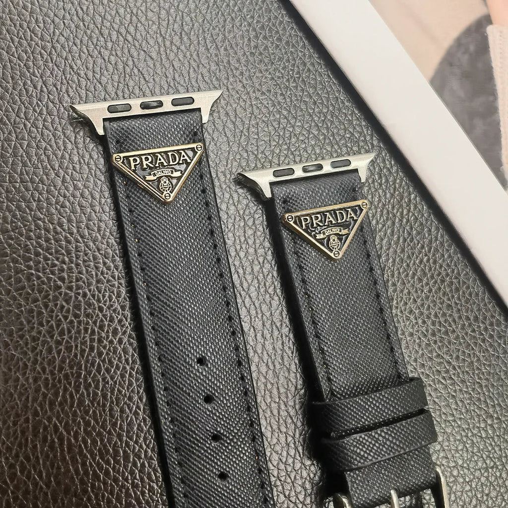 Curea Apple Watch din piele cu etichetă cu monogramă dublu triunghi