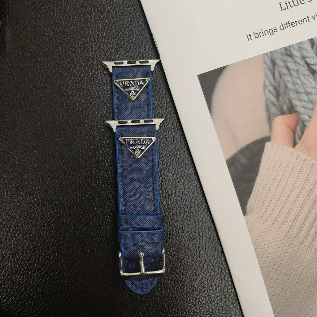 Curea Apple Watch din piele cu etichetă cu monogramă dublu triunghi