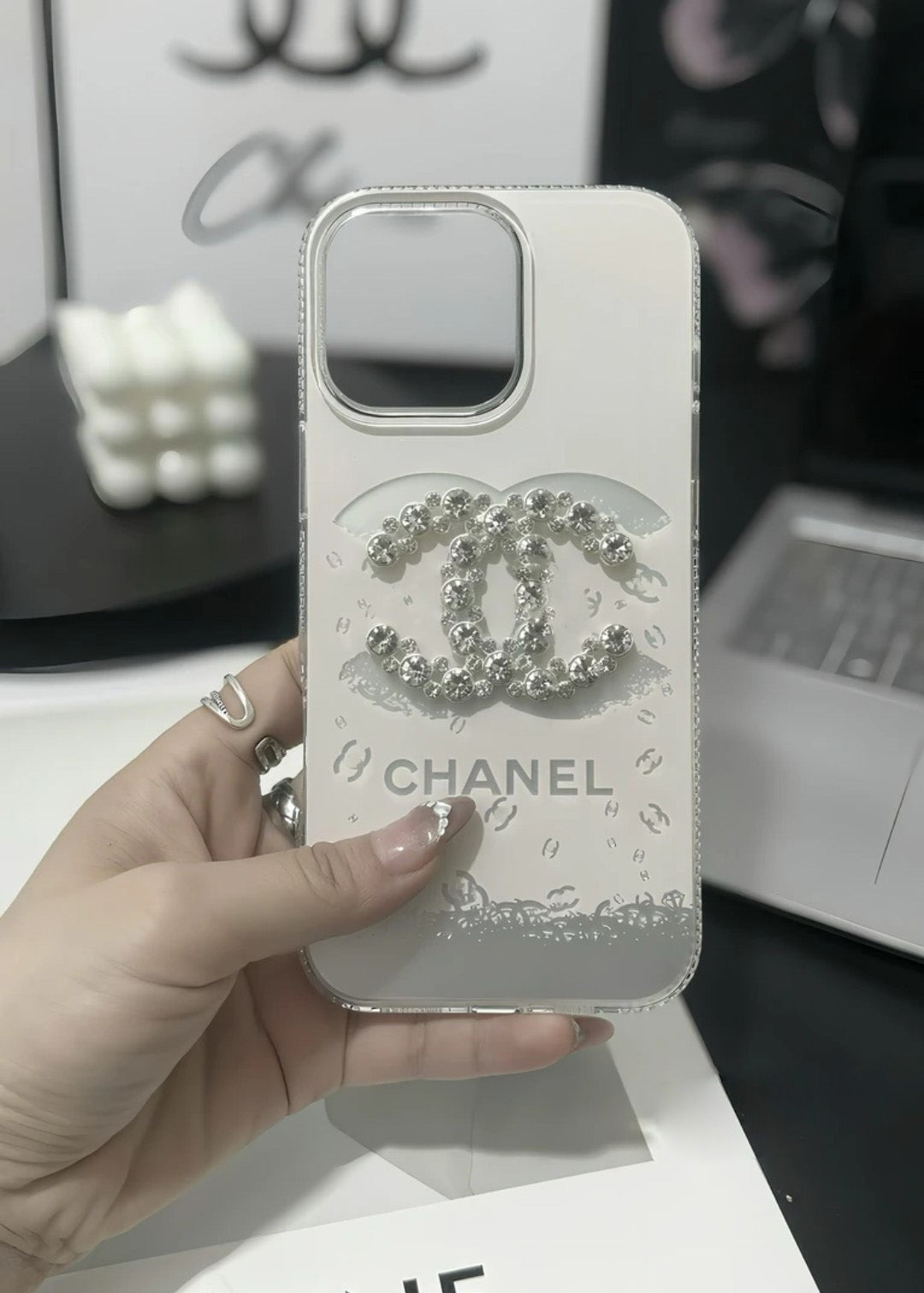Κομψή πολυτελής κρυστάλλινη θήκη iPhone με λουράκι για βραχιόλι