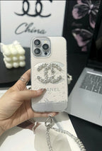 Elegant lyxigt iPhonefodral i kristall med armbandsrem