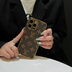 Custodia per iPhone monogramma classica di lusso con bordi placcati in oro