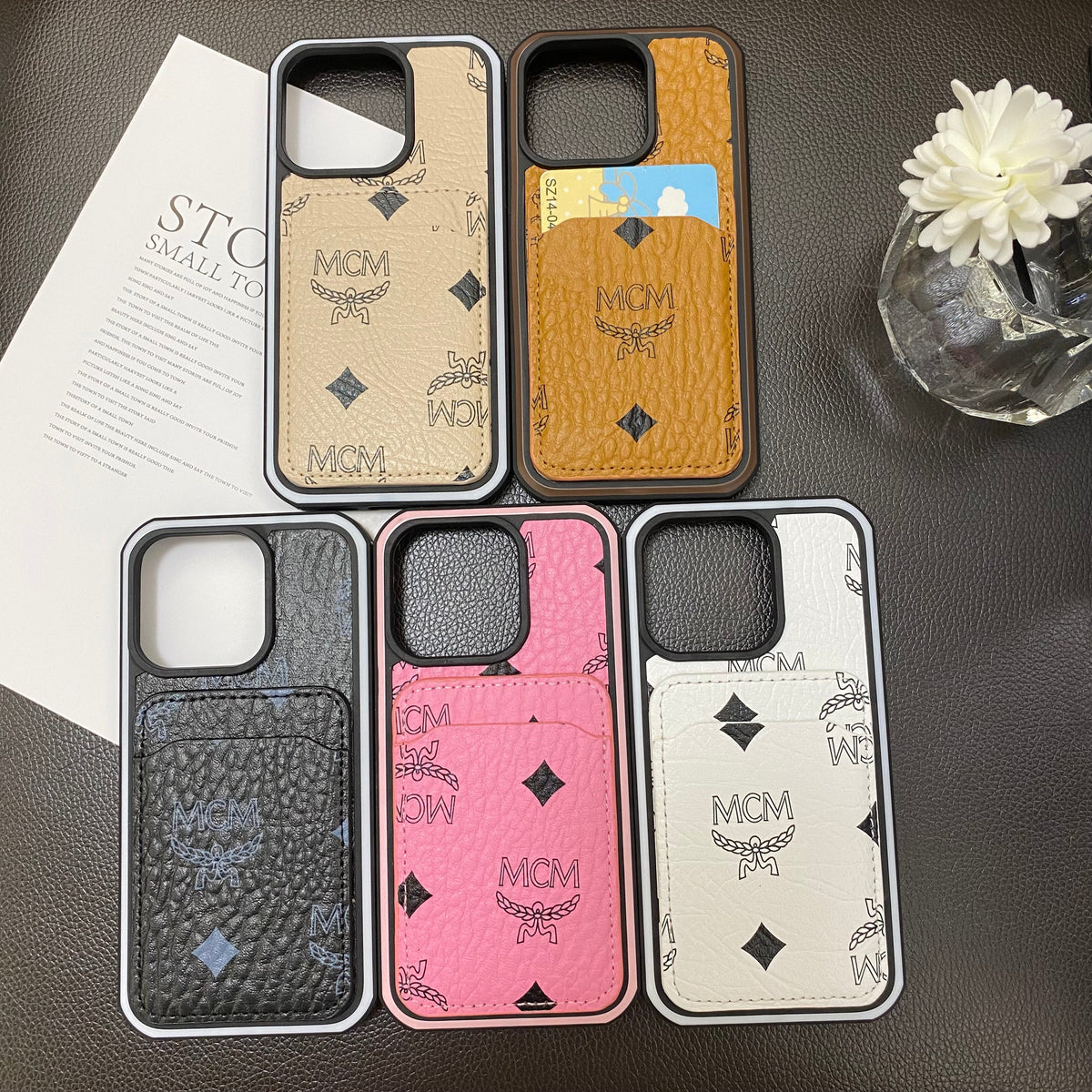 Θήκη MCM iPhone με θήκη κάρτας Κίτρινο-MCK240603