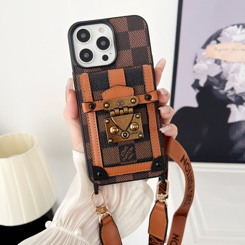 ラグジュアリーブラウンクロスボディチェーンiPhoneケース