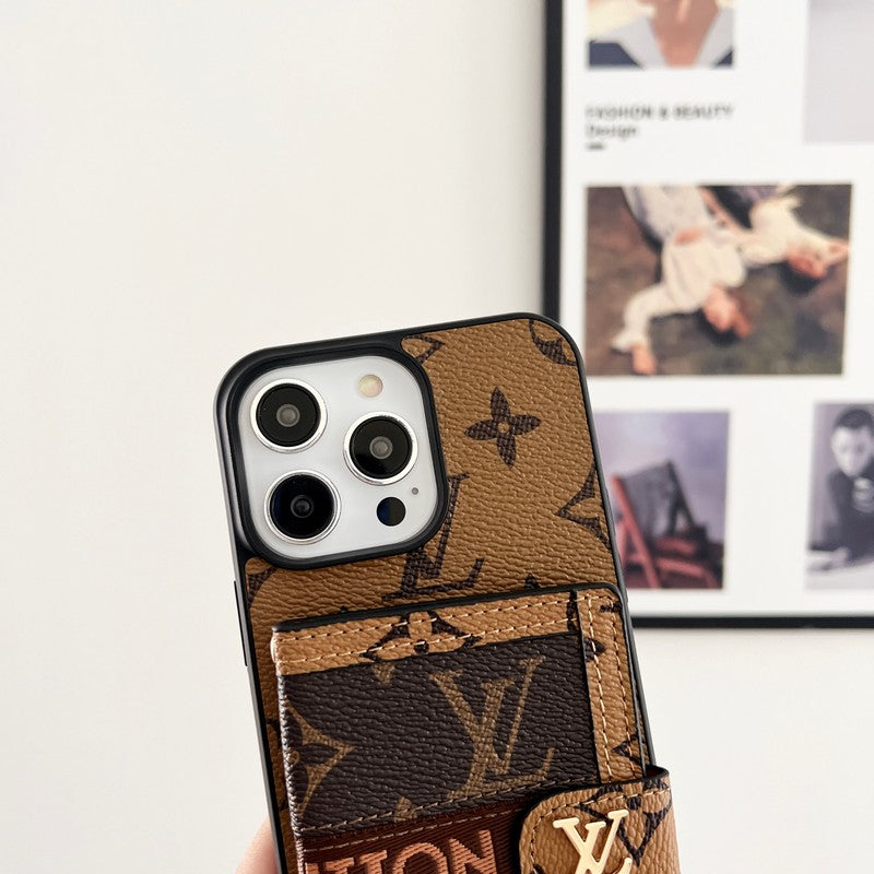 Κλασική καφέ θήκη για iPhone με αλυσίδα πολυτελείας