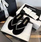 👡 Chic & Comfy Flat Flip Flops