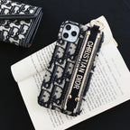 Capa para iPhone com pulseira clássica da moda