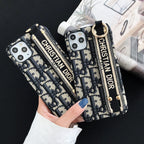 Capa para iPhone com pulseira clássica da moda