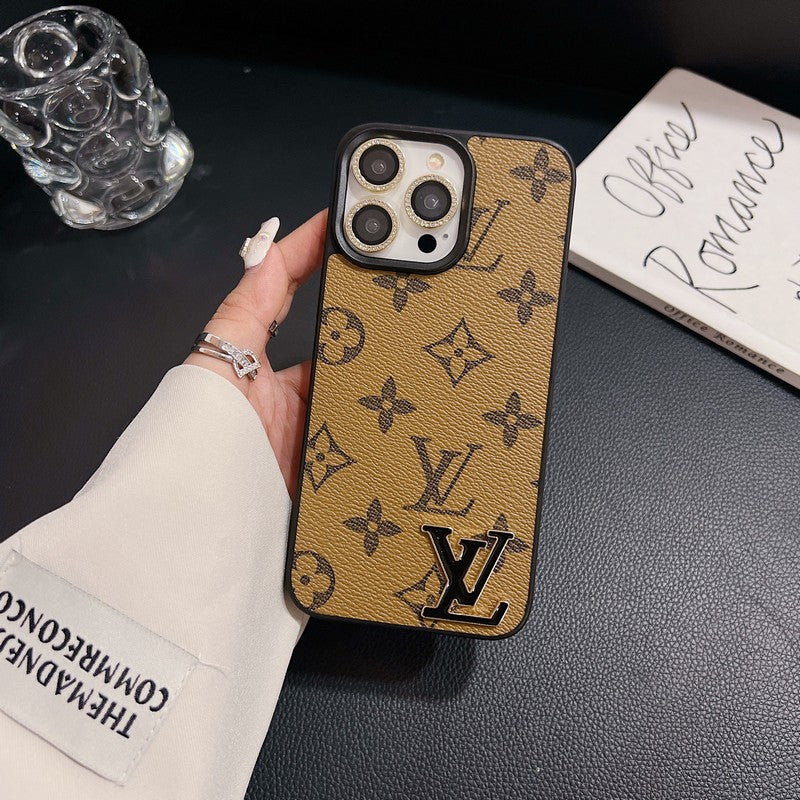 ラグジュアリーブラックロゴレザーiPhoneケース