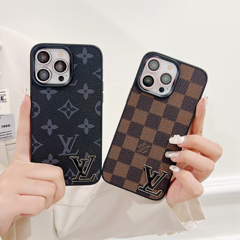 ラグジュアリーブラックロゴレザーiPhoneケース