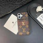 Luxuriöse iPhone-Hülle mit Kartenetui in klassischer Farbe
