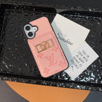 Luxuriöse iPhone-Hülle mit Kartenetui und goldenem Logo