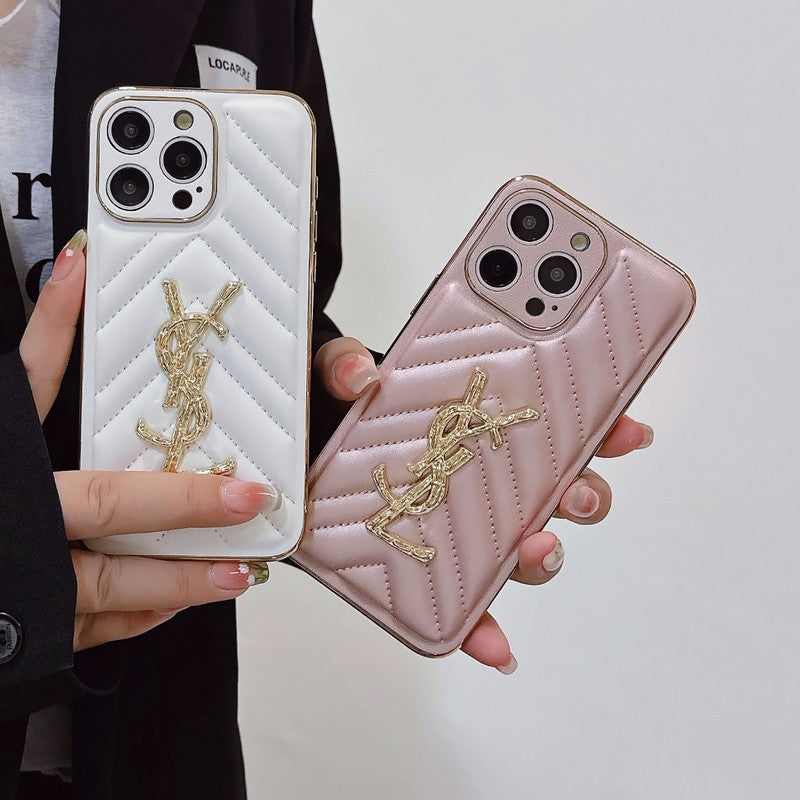 Skórzane etui na iPhone'a w kolorze Saint Color