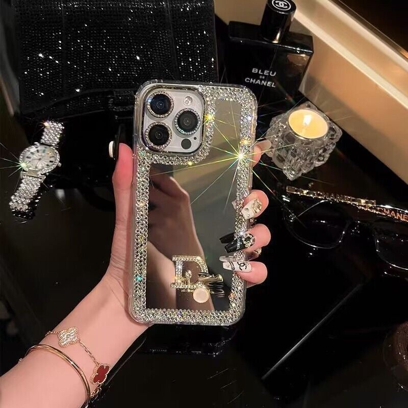 Elbűvölő szépségtükör iPhone-tok – Smink & stílus útközben!