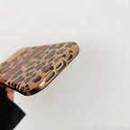 Capa para iPhone em couro marrom fashion