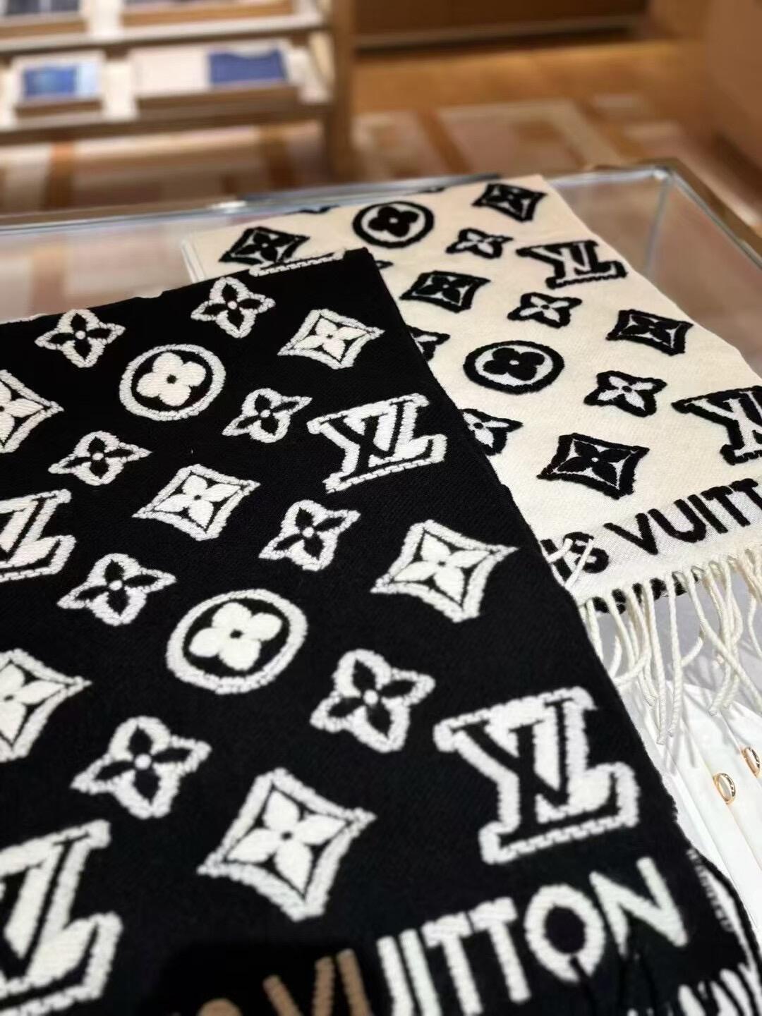 Black and white geometric pattern knitted scarf, fringed edge thermal shawl