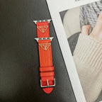 Curea Apple Watch din piele cu etichetă cu monogramă dublu triunghi