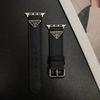 Curea Apple Watch din piele cu etichetă cu monogramă dublu triunghi