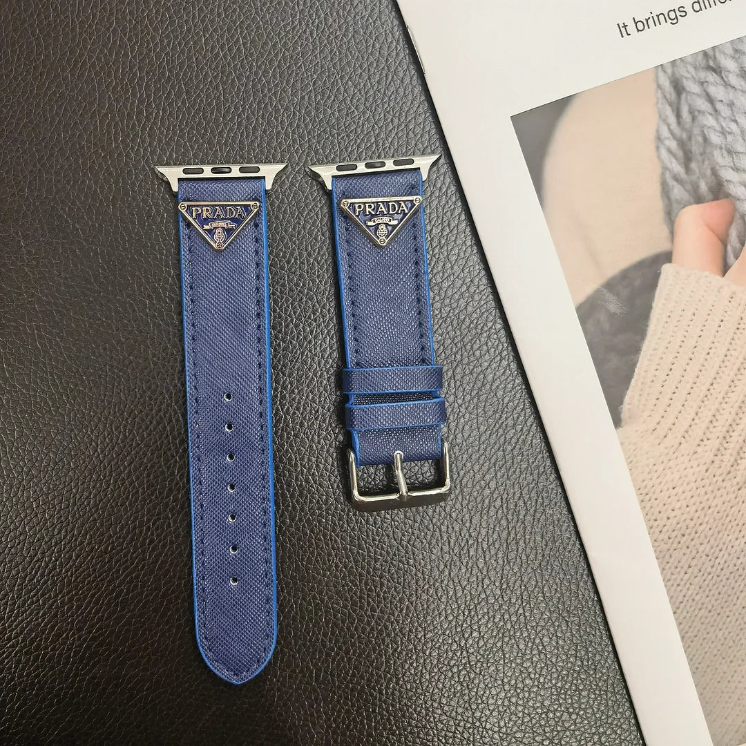Curea Apple Watch din piele cu etichetă cu monogramă dublu triunghi