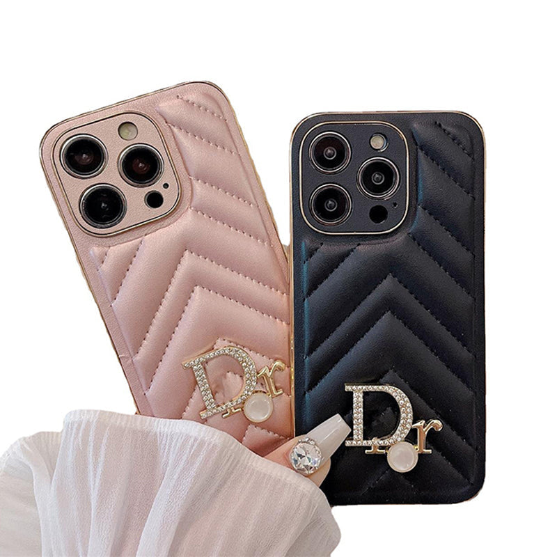 Modne etui na iPhone'a z poduszką powietrzną
