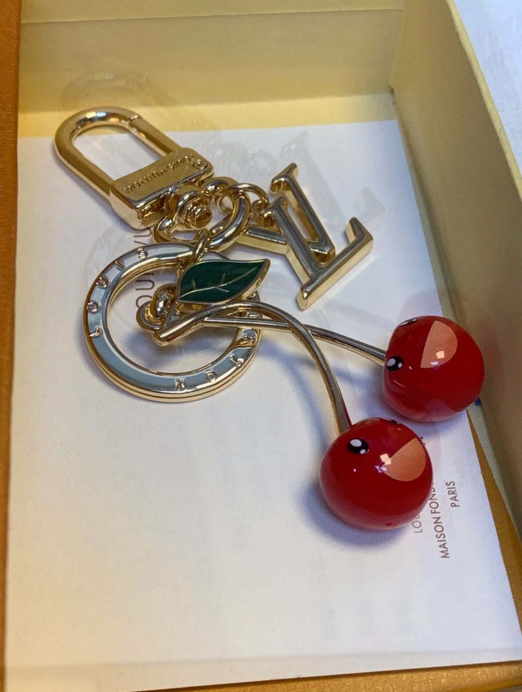 🌟 L-Kirsch-Schlüsselanhänger: Niedlich und luxuriös zugleich 🍒✨