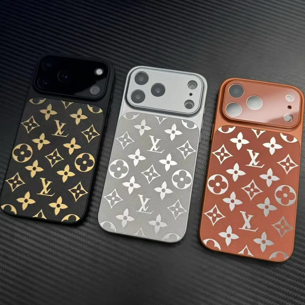 Luxusní kožené pouzdro na telefon s monogramovým vzorem a plnou ochranou fotoaparátu