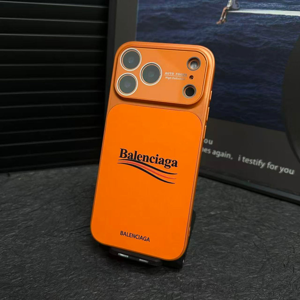 Balenciaga-inspirerat matt skyddande iPhone-fodral med hellinsskydd