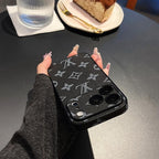 Prémium monogramos bőr textúrájú iPhone tok