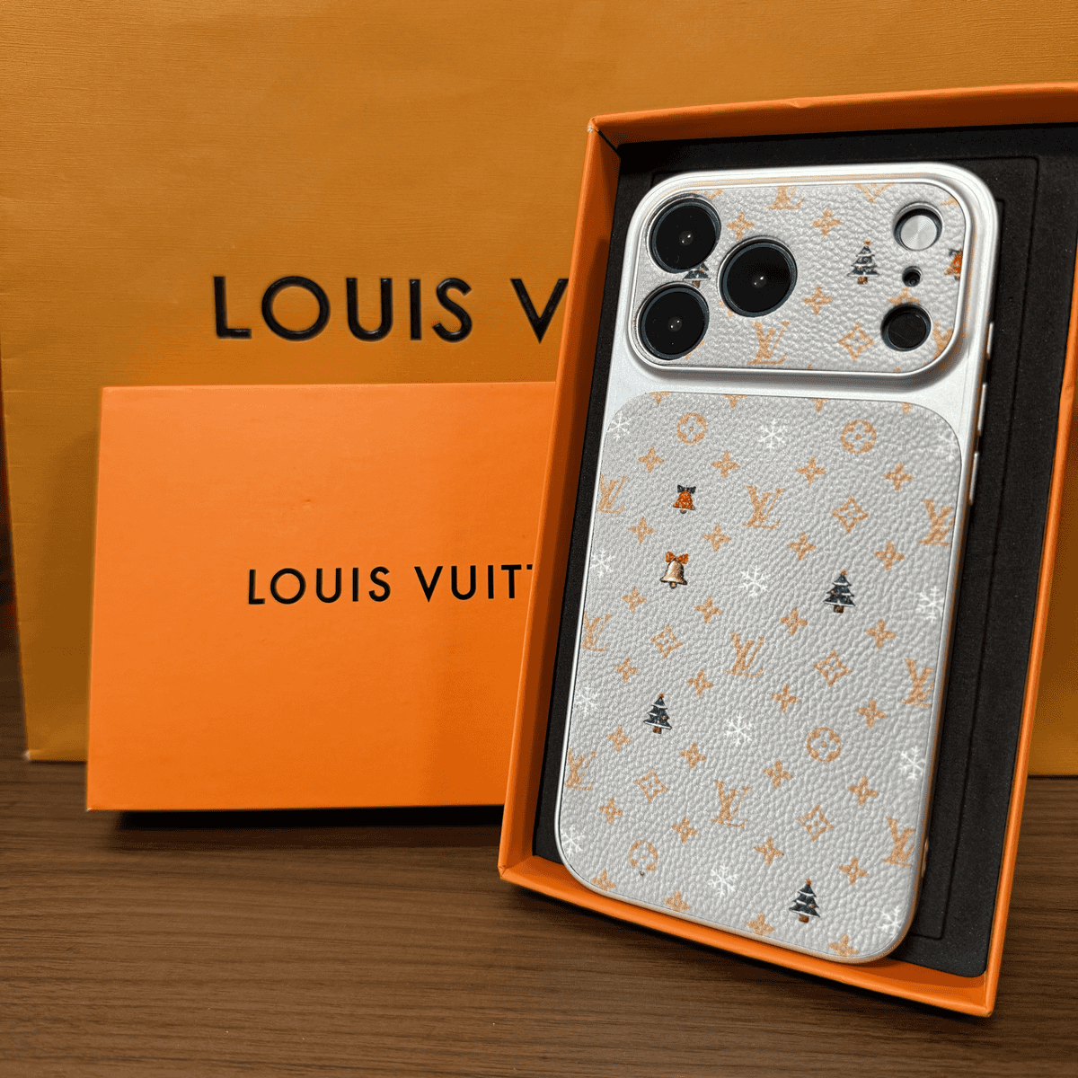 Luxus többszínű monogramos iPhone tok