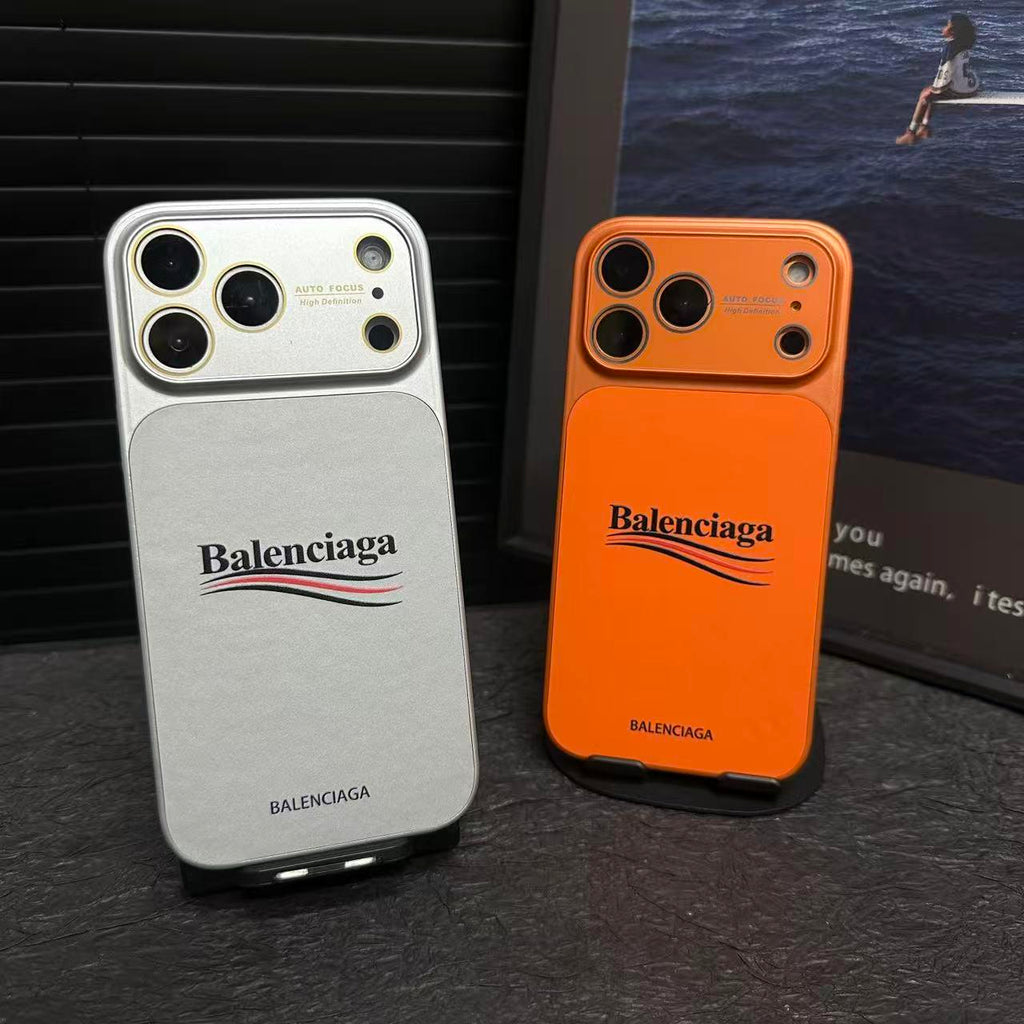 Balenciaga-inspirerat matt skyddande iPhone-fodral med hellinsskydd