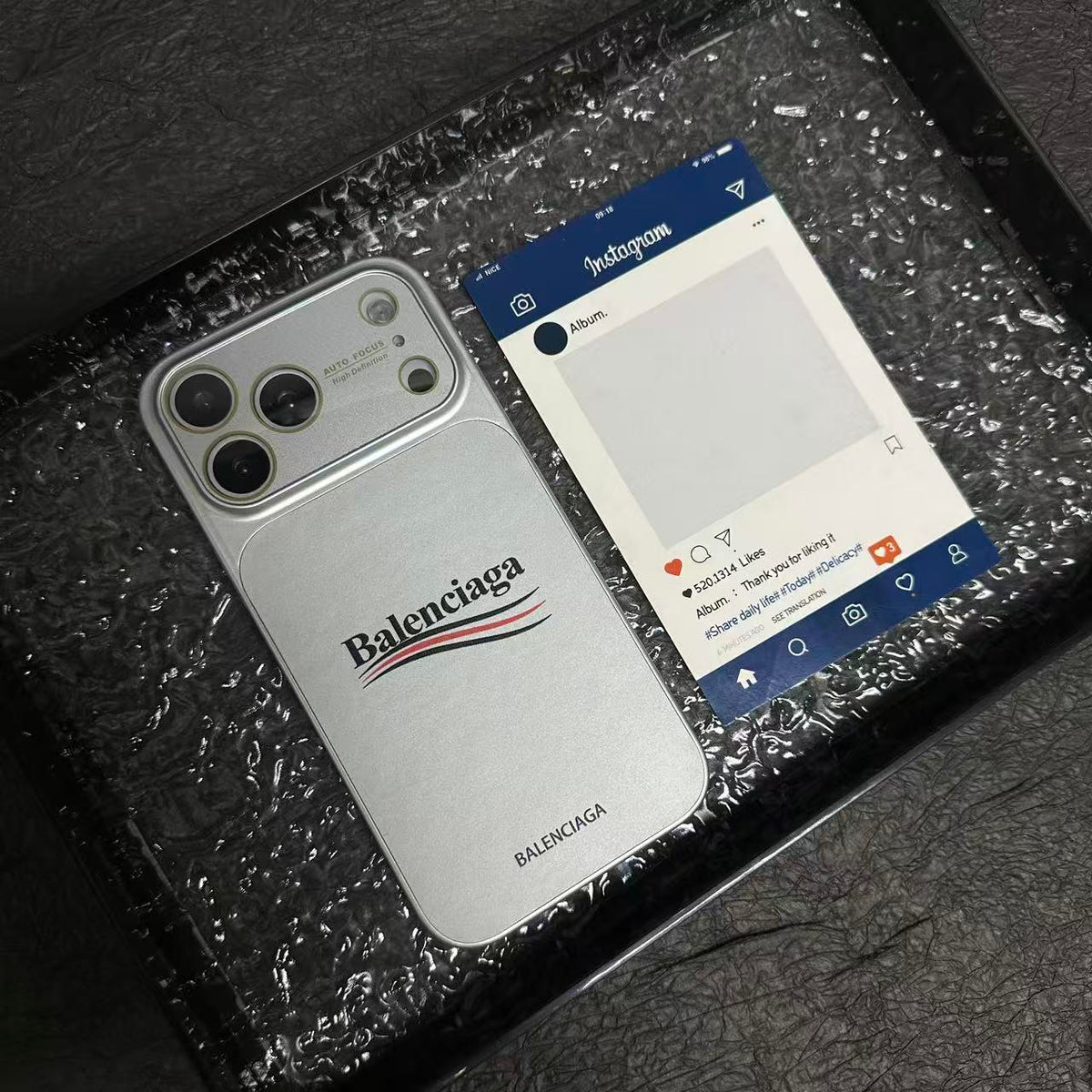 Coque de protection mate pour iPhone inspirée de Balenciaga avec protection intégrale des objectifs