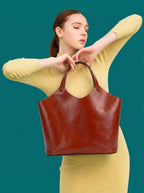 Minimal Leather Tote — Effortless Everyday Style