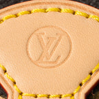 Luxurious Designer Leather Handbag with Gold Chain Details