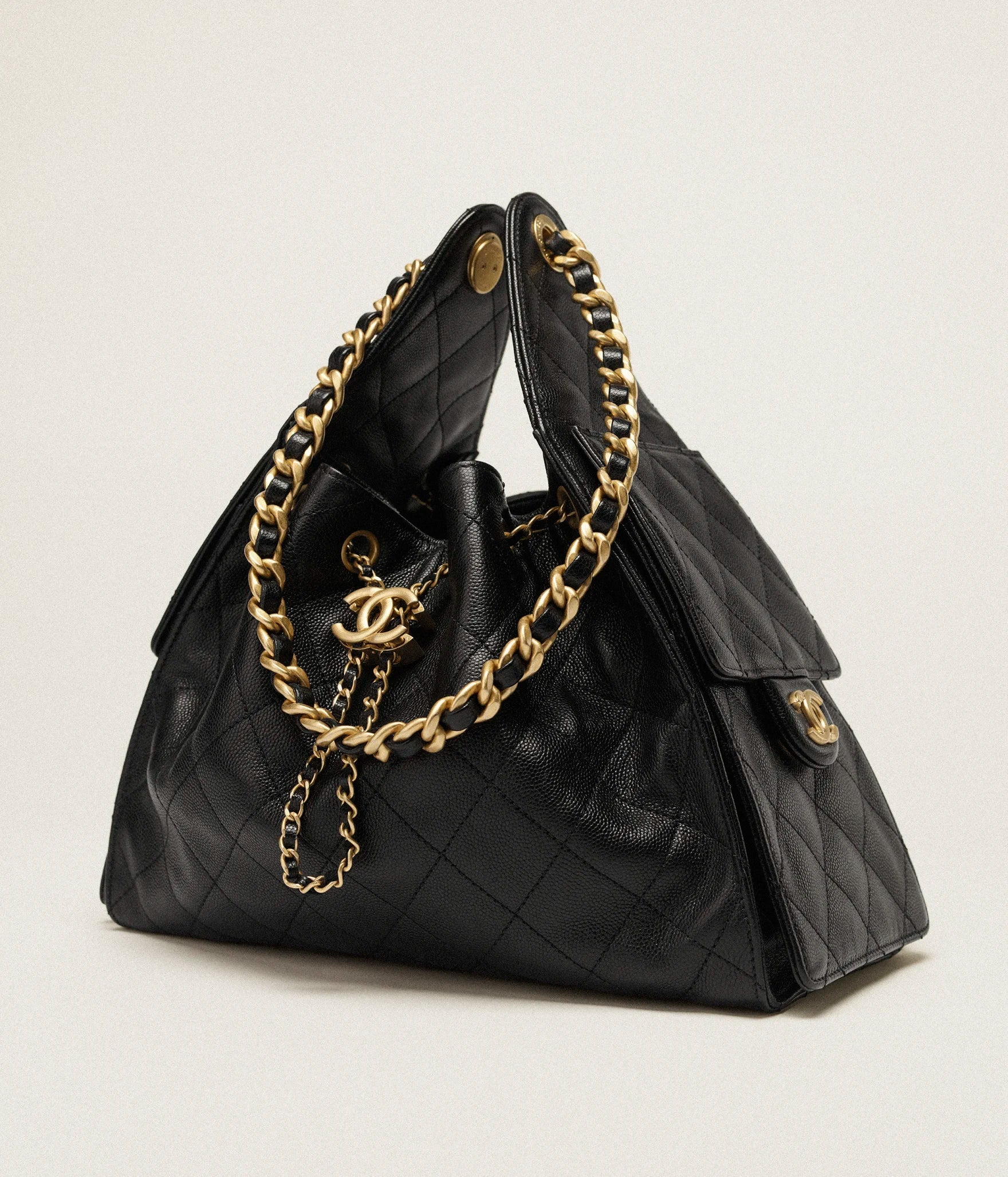25 Small Handbag Grained Calfskin & Gold-Tone Metal Bag